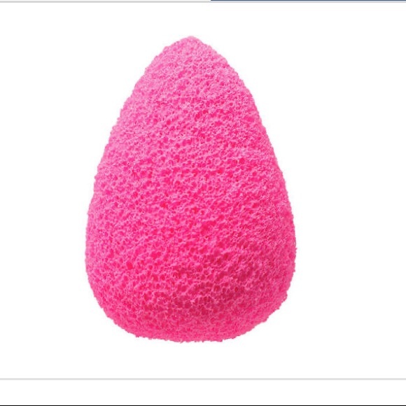 Quo Cleansing Sponge - Picture 1 of 3